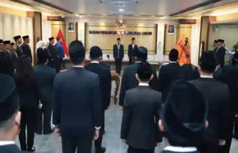 Pejabat Bawaslu Terlantik Diminta Cepat Adaptasi Budaya Kerja Jelang Pemilu 2027 Pejabat Bawaslu Terlantik Diminta Cepat Adaptasi Budaya Kerja Jelang Pemilu 2027